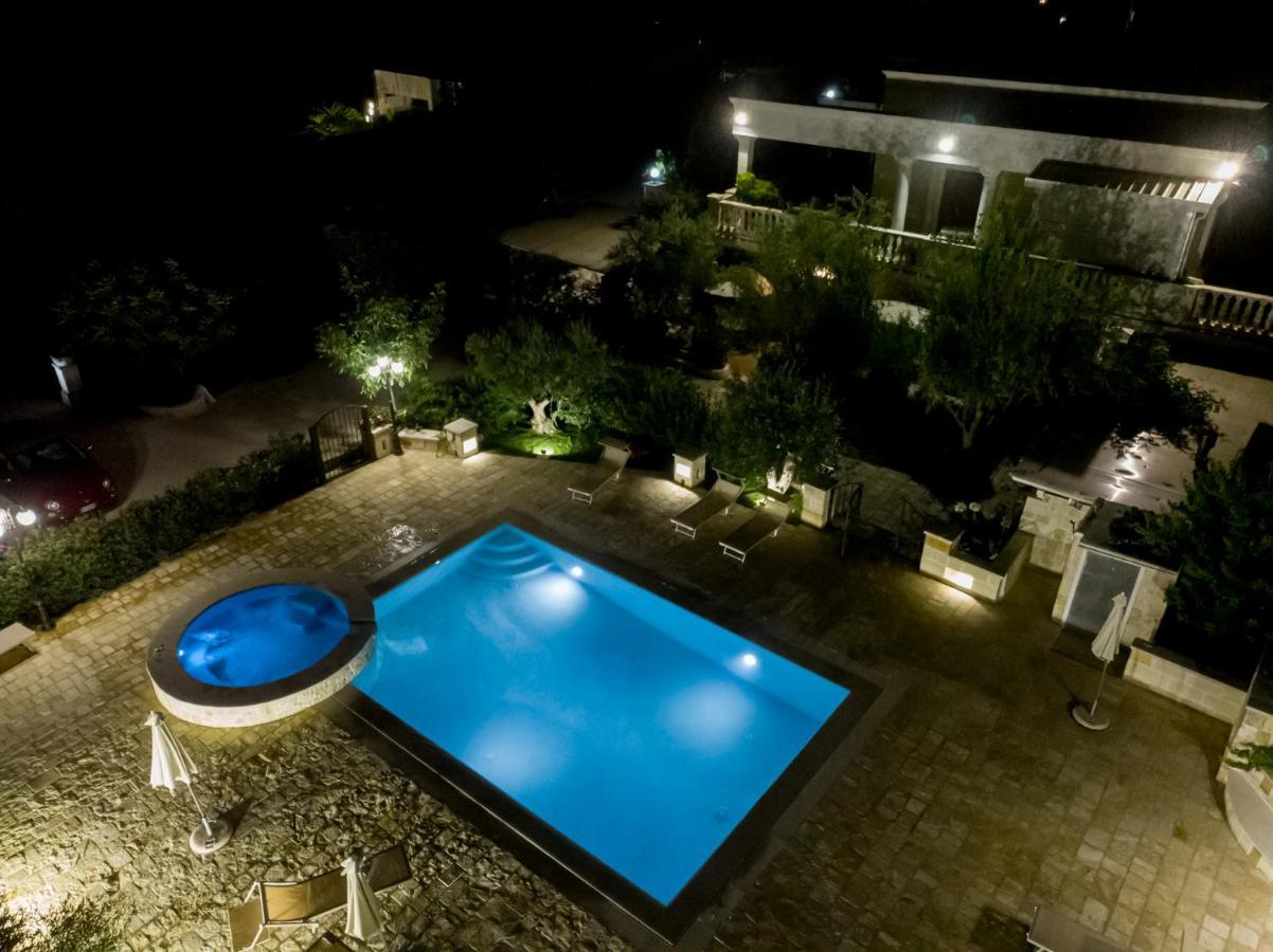 Appartamento Gardenia In Villa Mariella 奥斯图尼 外观 照片